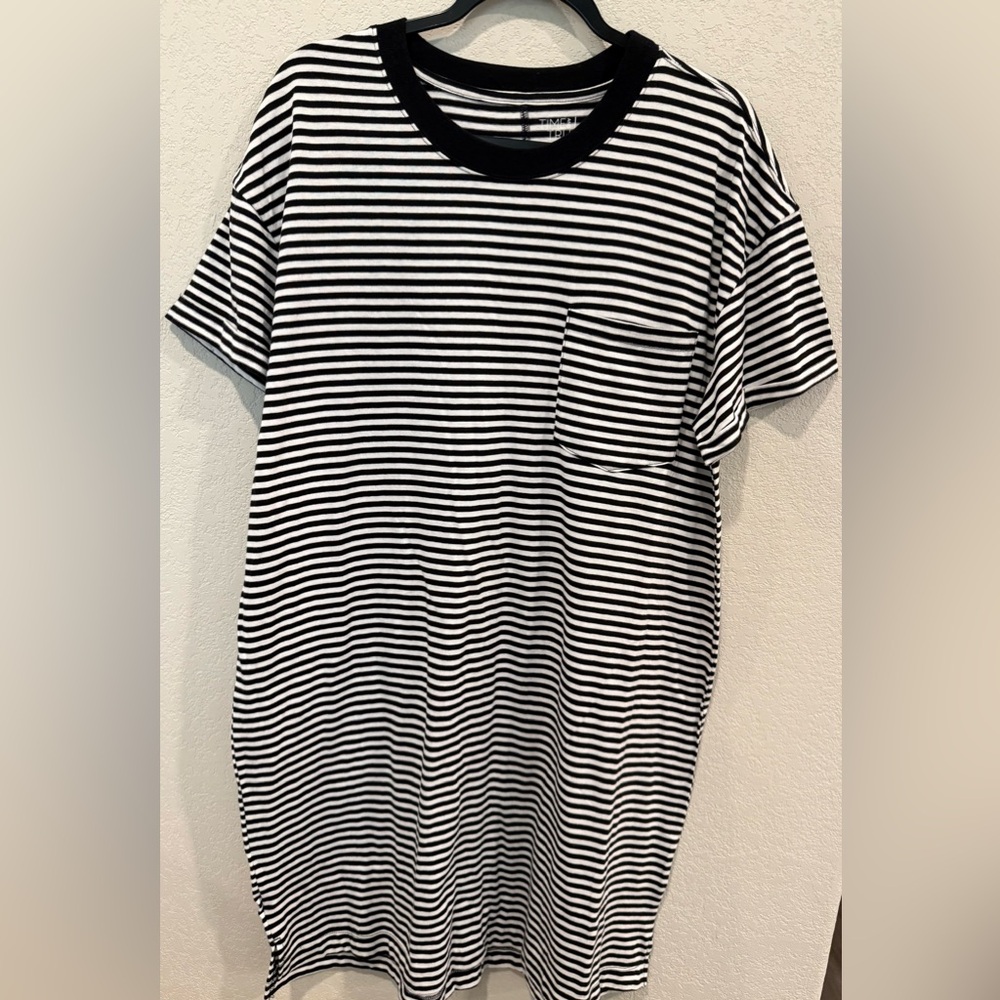 Time and Tru Women’s Black and White Striped Tee Dress